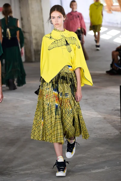 Look 49